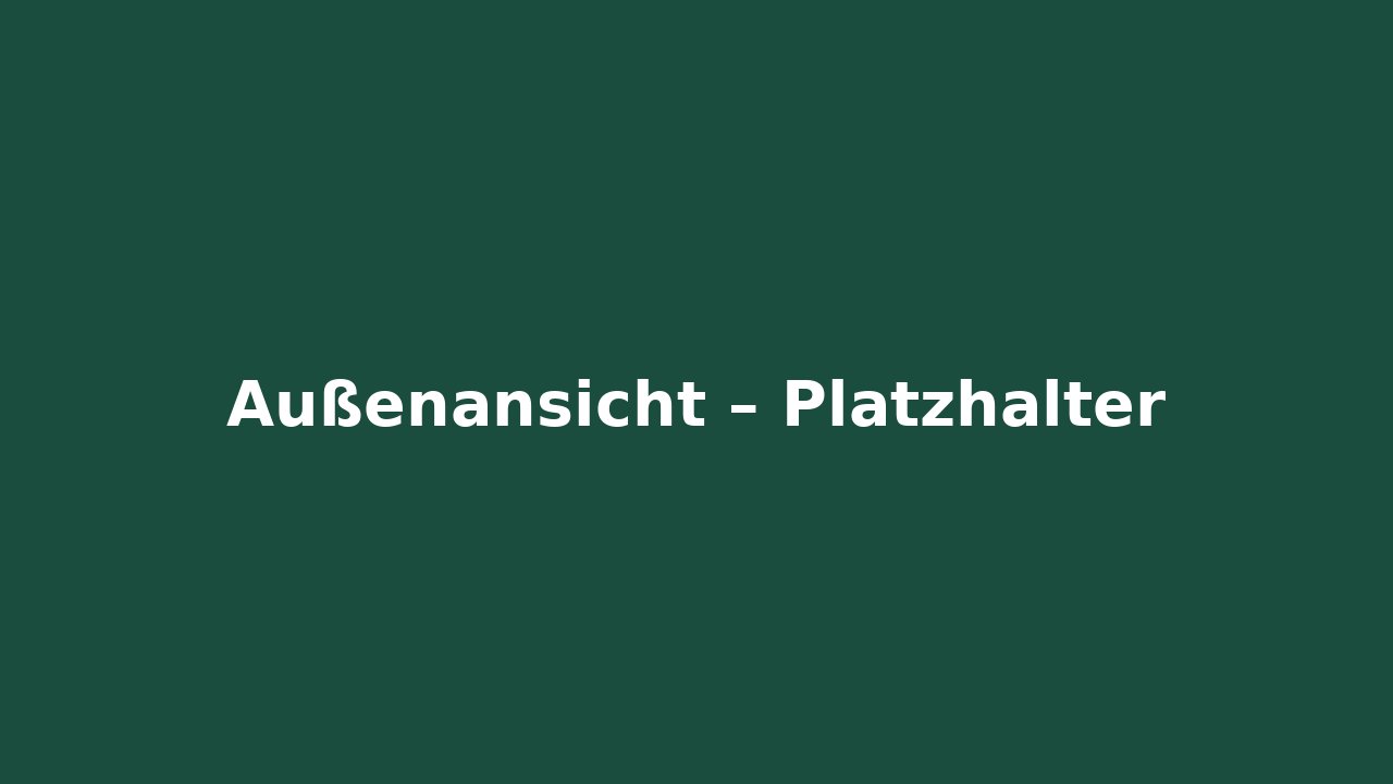 Außenansicht von Lauras Haus mit großem Grundstück